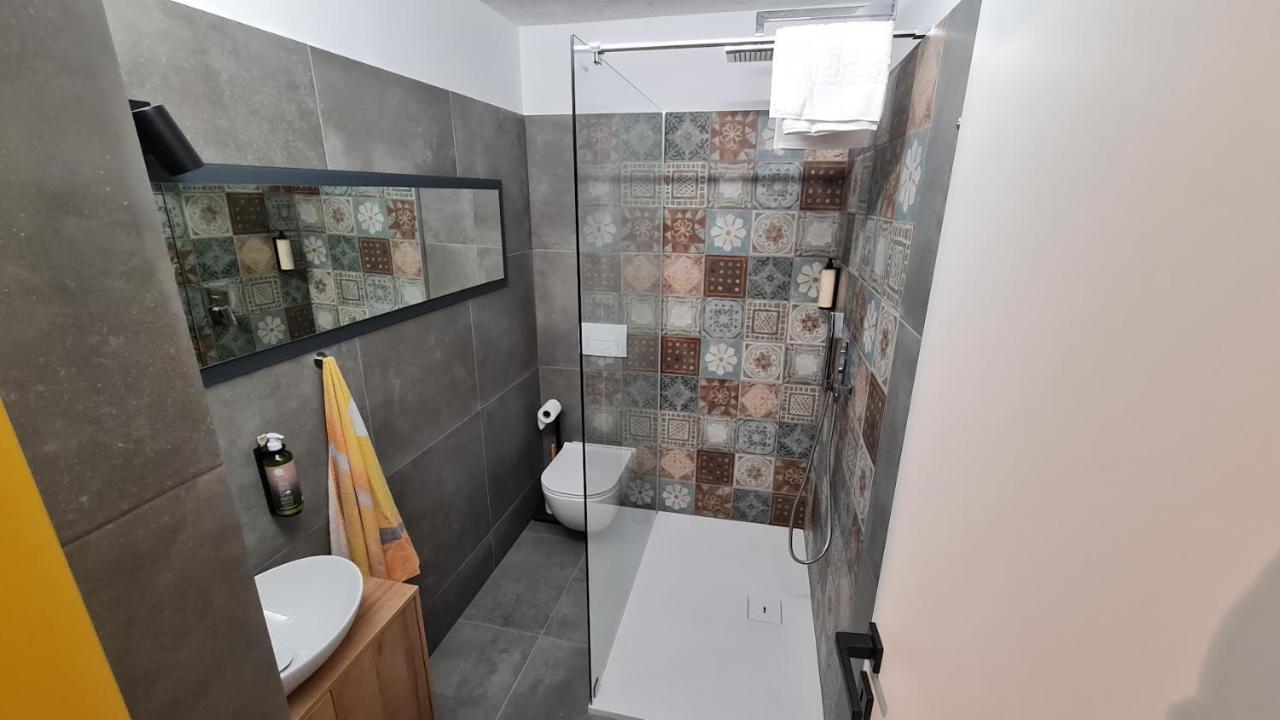 דירות קופר Hisa Kapis With Hot Tube מראה חיצוני תמונה