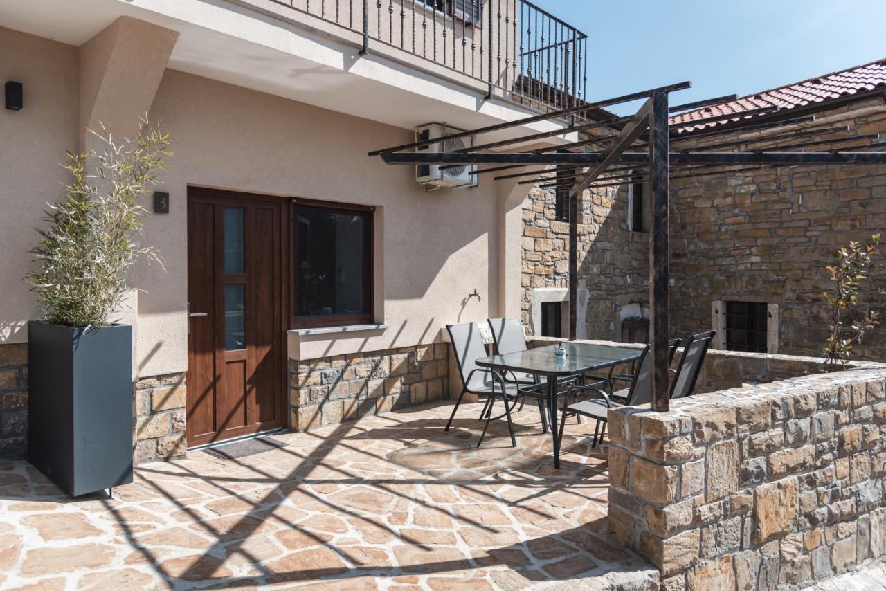 דירות קופר Hisa Kapis With Hot Tube מראה חיצוני תמונה