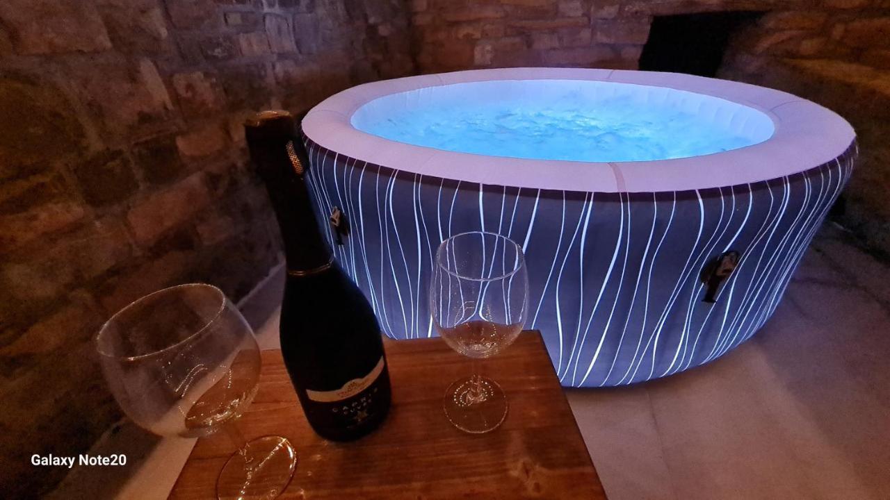 דירות קופר Hisa Kapis With Hot Tube מראה חיצוני תמונה