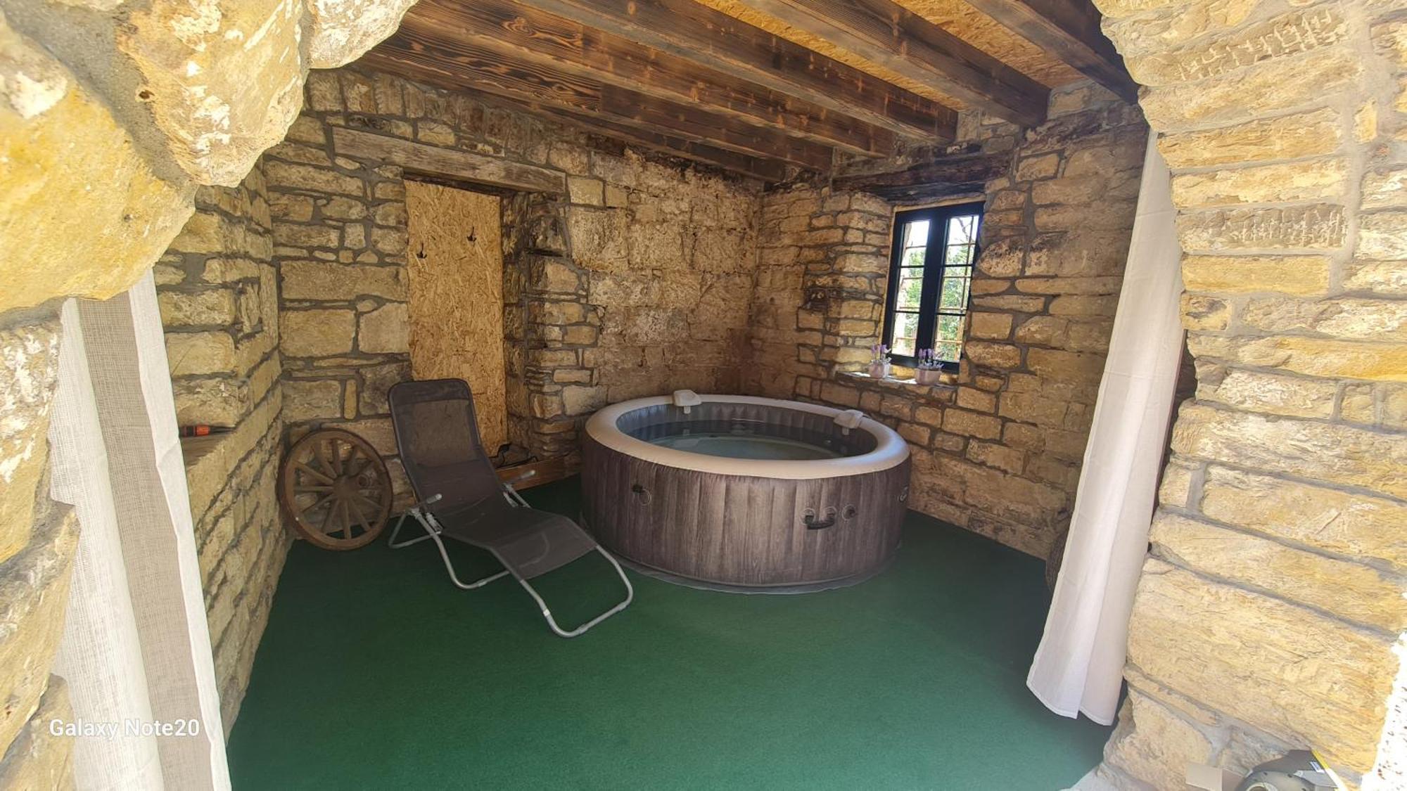 דירות קופר Hisa Kapis With Hot Tube מראה חיצוני תמונה